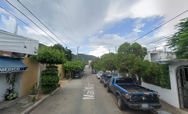 Casa Dos Niveles Excelente Ubicación Centro De Zihuatanejo. ¡Oportunidad!