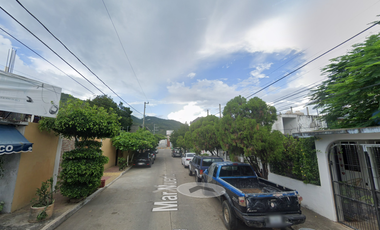 Casa Dos Niveles Excelente Ubicación Centro De Zihuatanejo. ¡Oportunidad!