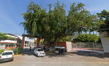 Casa Dos Niveles Excelente Ubicación Centro De Zihuatanejo. ¡Oportunidad!