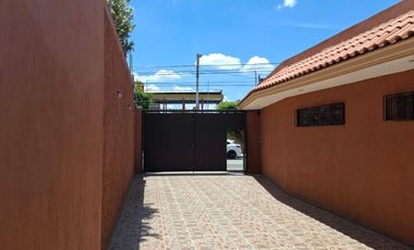Local comercial en renta en calle Díaz Mirón colonia Andrade.