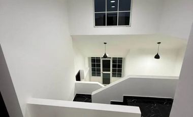 VENTA DE CASA POR EL BOMBOLI EN URB. PRIVADA