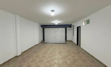 VENTA DE CASA POR EL BOMBOLI EN URB. PRIVADA