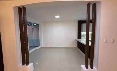 VENTA DE CASA POR EL BOMBOLI EN URB. PRIVADA