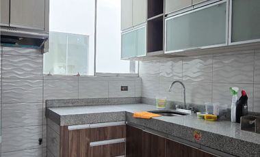 DEPARTAMENTO 5TO PISO EN VENTA 134 M2 URB. SANTA ROSITA – ATE