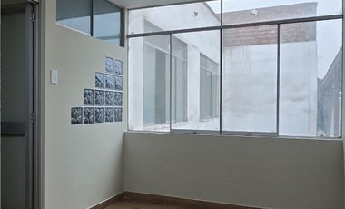 DEPARTAMENTO 5TO PISO EN VENTA 134 M2 URB. SANTA ROSITA – ATE