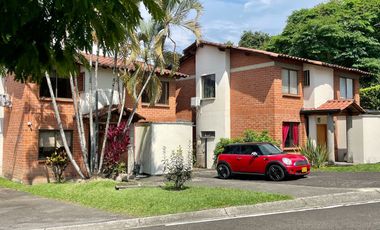 Oportunidad I Extraordinaria casa campestre con piscina en Cerritos Condominio Campestre. Pereira -