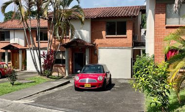 Oportunidad I Extraordinaria casa campestre con piscina en Cerritos Condominio Campestre. Pereira -