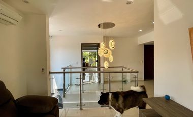 Oportunidad I Extraordinaria casa campestre con piscina en Cerritos Condominio Campestre. Pereira -