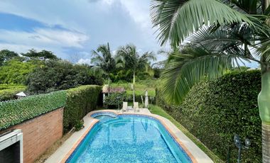 Oportunidad I Extraordinaria casa campestre con piscina en Cerritos Condominio Campestre. Pereira -