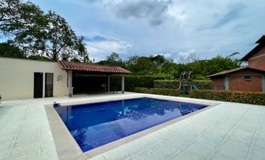Oportunidad I Extraordinaria casa campestre con piscina en Cerritos Condominio Campestre. Pereira -