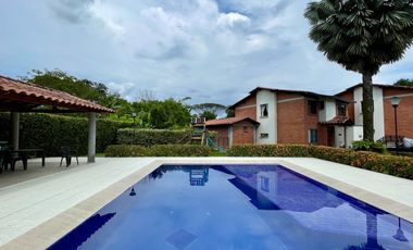 Oportunidad I Extraordinaria casa campestre con piscina en Cerritos Condominio Campestre. Pereira -