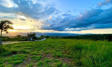 Majestuoso terreno en Cerritos Condominio Campestre con 11312 con vista al valle y con bosque nativo. Pereira - Colombia.
