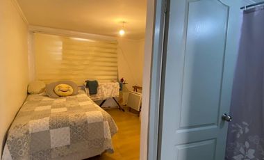 VENTA CASA SECTOR BRISAS NORTE 2 PISOS 3D + 3B + ESCRITORIO + TERRAZA + QUINCHO + PIEZA SERVICIO + PANELES SOLARES, COLEGIOS HIGHLANDS, CABO DE HORNOS