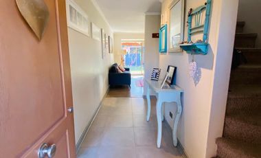 VENTA CASA SECTOR BRISAS NORTE 2 PISOS 3D + 3B + ESCRITORIO + TERRAZA + QUINCHO + PIEZA SERVICIO + PANELES SOLARES, COLEGIOS HIGHLANDS, CABO DE HORNOS