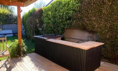 VENTA CASA SECTOR BRISAS NORTE 2 PISOS 3D + 3B + ESCRITORIO + TERRAZA + QUINCHO + PIEZA SERVICIO + PANELES SOLARES, COLEGIOS HIGHLANDS, CABO DE HORNOS