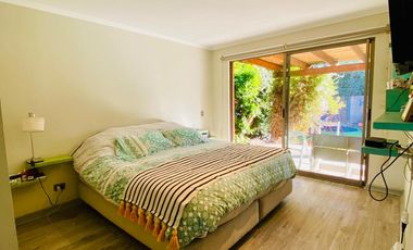 VENTA CASA SECTOR BRISAS NORTE 2 PISOS 3D + 3B + ESCRITORIO + TERRAZA + QUINCHO + PIEZA SERVICIO + PANELES SOLARES, COLEGIOS HIGHLANDS, CABO DE HORNOS