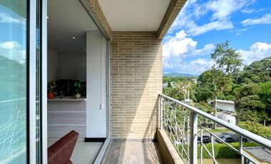 Extraordinario apartamento en Alamos de 78 m2 con 2 alcobas con vista al bosque. Pereira - Colombia.