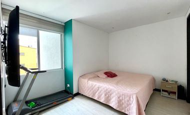 Extraordinario apartamento en Alamos de 78 m2 con 2 alcobas con vista al bosque. Pereira - Colombia.