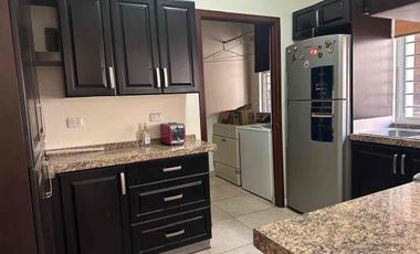casa amueblada en Porta Real al nororiente de Saltillo