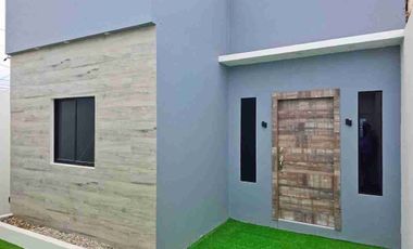 Vendo Hermosa Casa de Estreno , Salinas , Aloblada , Piscina , Parqueo seguro