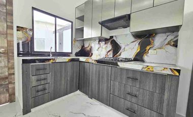 Vendo Hermosa Casa de Estreno , Salinas , Aloblada , Piscina , Parqueo seguro