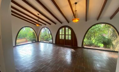 En Renta casa de 4 dormitorios en Puembo