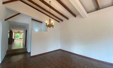 En Renta casa de 4 dormitorios en Puembo