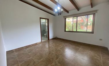 En Renta casa de 4 dormitorios en Puembo