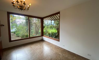 En Renta casa de 4 dormitorios en Puembo