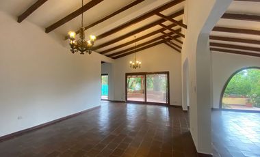 En Renta casa de 4 dormitorios en Puembo