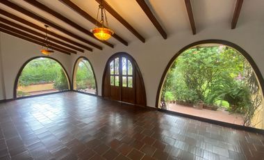 En Renta casa de 4 dormitorios en Puembo