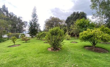 En Renta casa de 4 dormitorios en Puembo