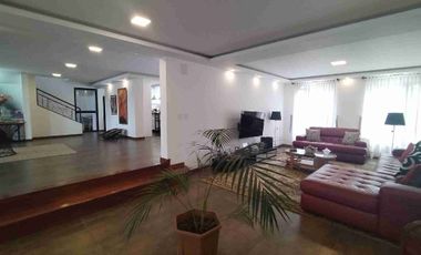 CASA DE LUJO EN VENTA, SECTOR MIRASIERRA LOS CHILLOS