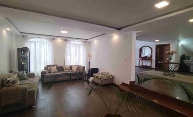 CASA DE LUJO EN VENTA, SECTOR MIRASIERRA LOS CHILLOS