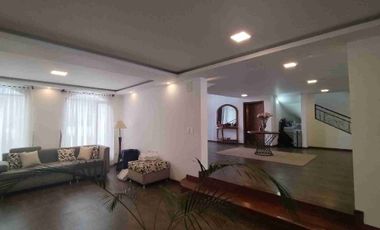 CASA DE LUJO EN VENTA, SECTOR MIRASIERRA LOS CHILLOS