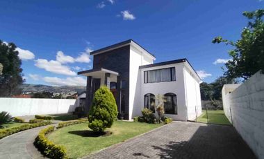 CASA DE LUJO EN VENTA, SECTOR MIRASIERRA LOS CHILLOS