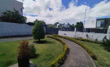 CASA DE LUJO EN VENTA, SECTOR MIRASIERRA LOS CHILLOS