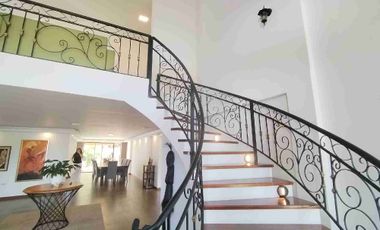 CASA DE LUJO EN VENTA, SECTOR MIRASIERRA LOS CHILLOS