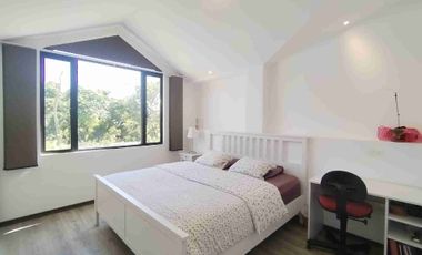 CASA DE LUJO EN VENTA, SECTOR MIRASIERRA LOS CHILLOS