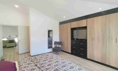 CASA DE LUJO EN VENTA, SECTOR MIRASIERRA LOS CHILLOS