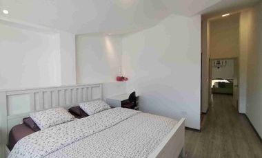 CASA DE LUJO EN VENTA, SECTOR MIRASIERRA LOS CHILLOS