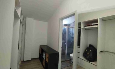 CASA DE LUJO EN VENTA, SECTOR MIRASIERRA LOS CHILLOS