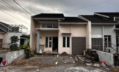 DIJUAL RUMAH LELANG PERUM PUTRI RESIDENCE 1 BLITAR
