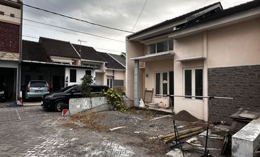 DIJUAL RUMAH LELANG PERUM PUTRI RESIDENCE 1 BLITAR