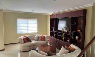 Alquilo Linda Casa en Samborondon,  Ciudadela Celeste , Semi-Amoblada