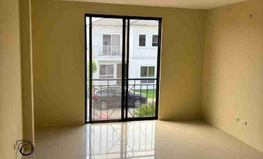 Alquilo Linda Casa en Samborondon,  Ciudadela Celeste , Semi-Amoblada