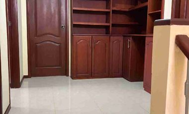 Alquilo Linda Casa en Samborondon,  Ciudadela Celeste , Semi-Amoblada