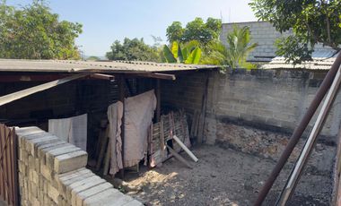 Venta de bonito terreno con construcción en obra gris