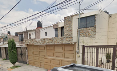 INVIERTE Y OBTEN GANANCIAS. CASA ADJUDICADA EN Roma, Valle Dorado, Tlalnepantla de Baz, Estado de México, México