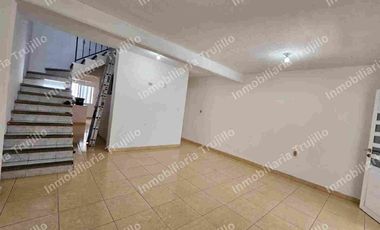 VENDO BONITA CASA EN RIO MEDIO 1, CERCA DE SORIANA HIPER LOMAS DEL RIO MEDIO